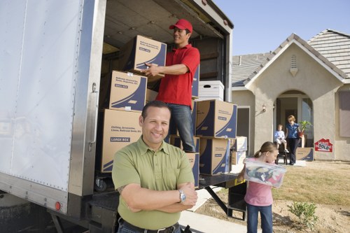 Efficient packing support for homes and offices in Thorntonheath