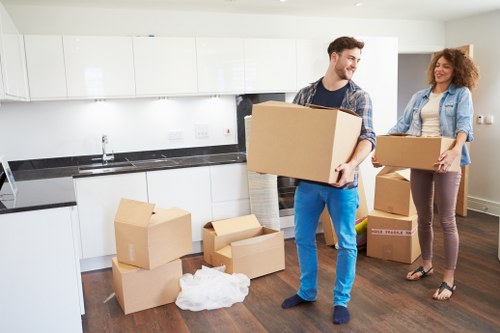 Flexible storage and moving support for house removals Thorntonheath