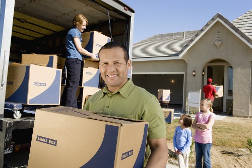 Local Thorntonheath removals and storage service handling household relocation